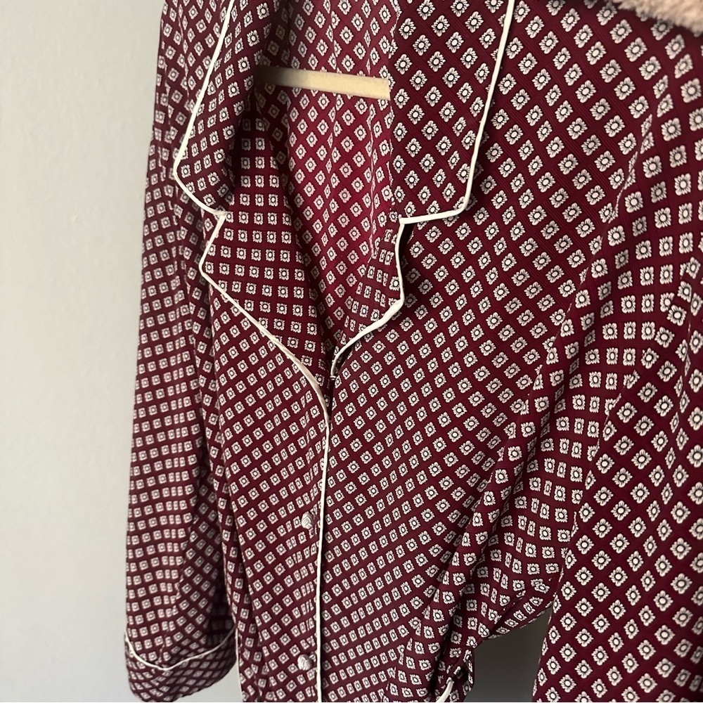 Victoria’s Secret Collection Vintage Geometric Button Robe Maroon Size L - Picture 6 of 9